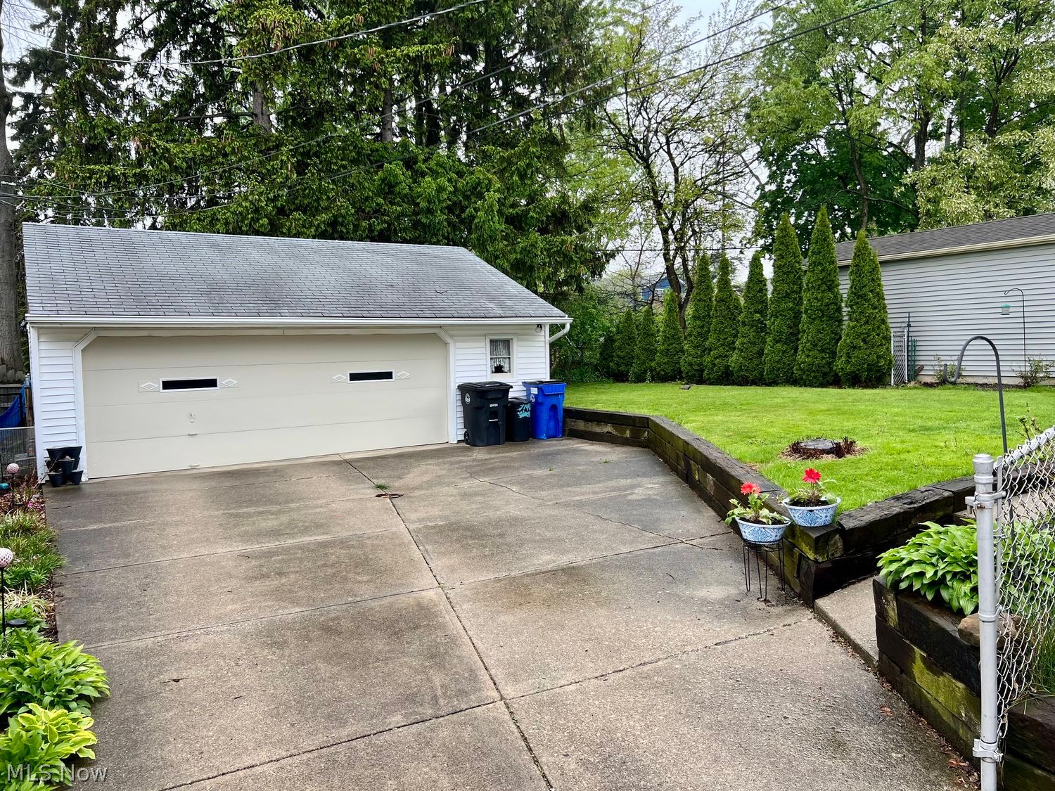 3687 Melbourne Avenue Cleveland OH 44111