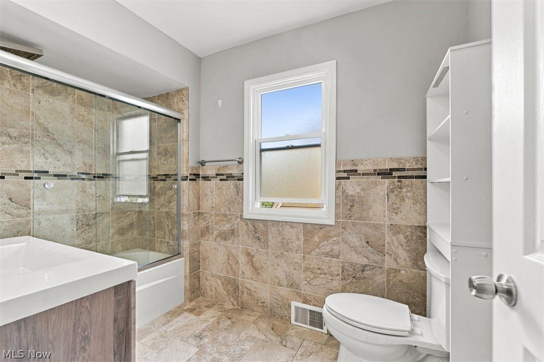 3062 Ashwood Road Cleveland OH 44120