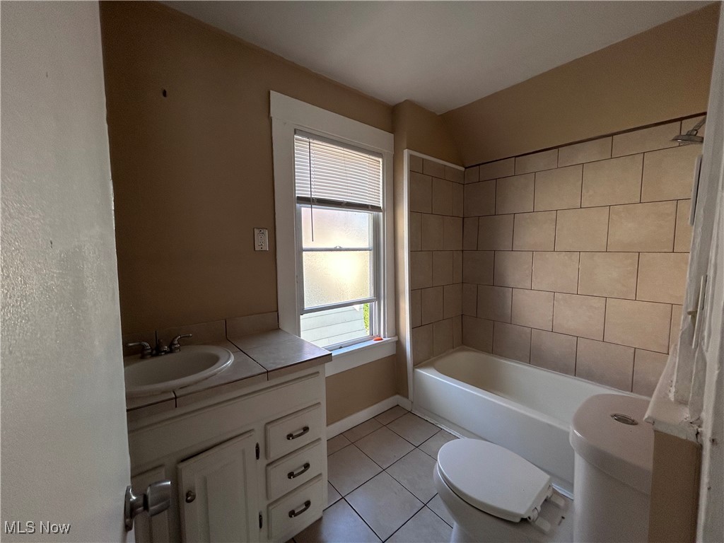 10703 Kimberley Avenue Cleveland OH 44108