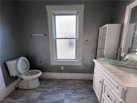 10703 Kimberley Avenue Cleveland OH 44108