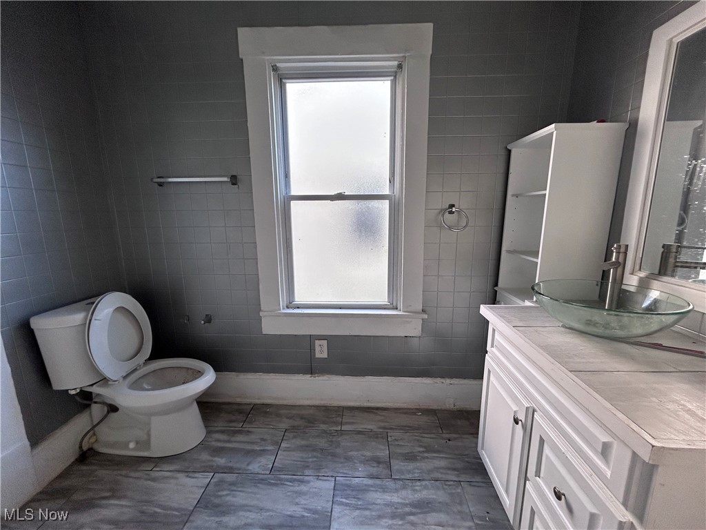 10703 Kimberley Avenue Cleveland OH 44108