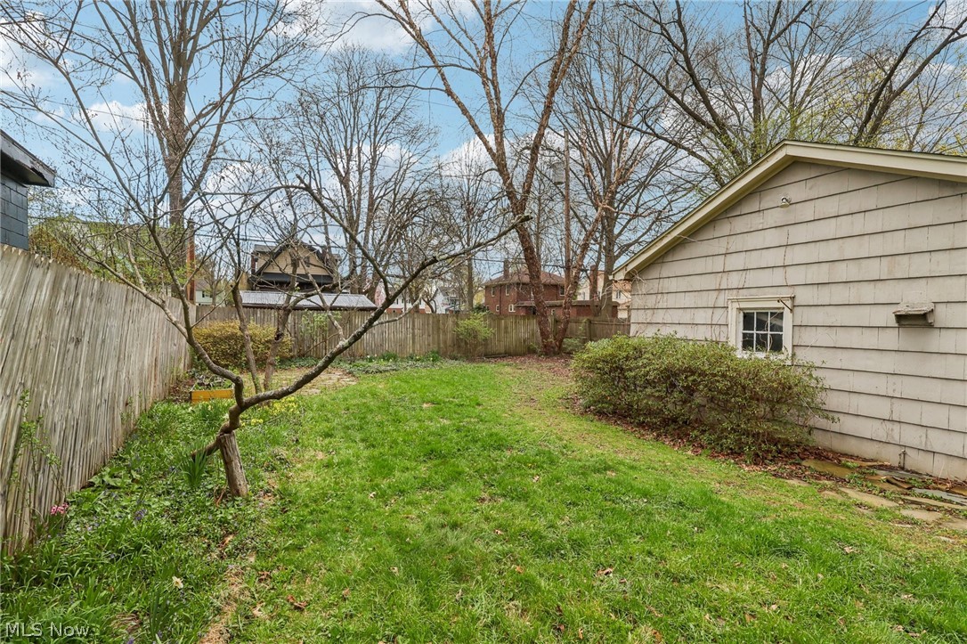 141 Melbourne Avenue Akron OH 44313
