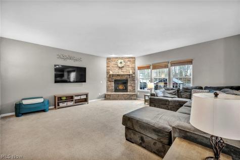 5600 W Longridge Drive Seven Hills OH 44131