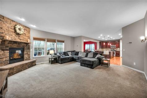 5600 W Longridge Drive Seven Hills OH 44131
