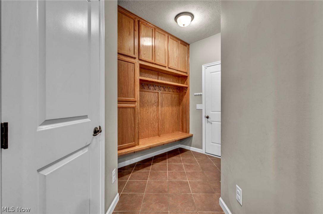 5600 W Longridge Drive Seven Hills OH 44131