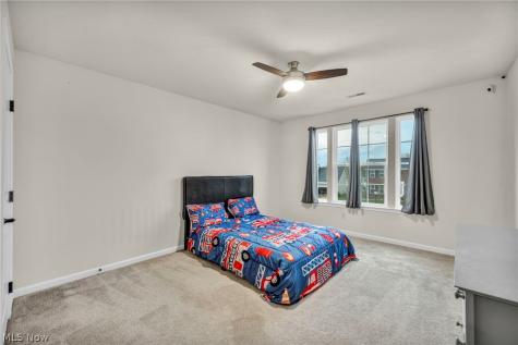 5600 W Longridge Drive Seven Hills OH 44131