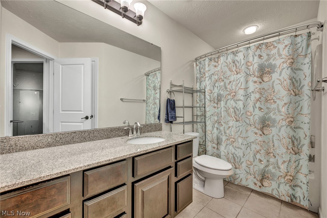 5600 W Longridge Drive Seven Hills OH 44131