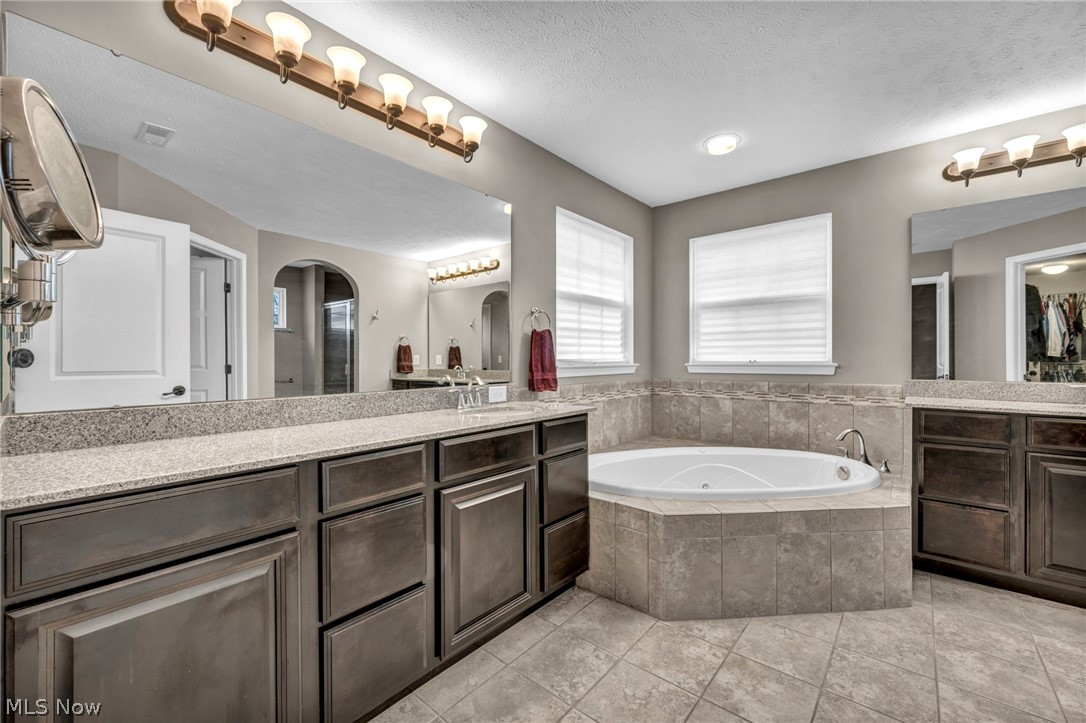 5600 W Longridge Drive Seven Hills OH 44131