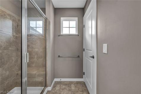 5600 W Longridge Drive Seven Hills OH 44131
