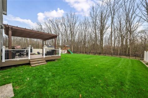 5600 W Longridge Drive Seven Hills OH 44131