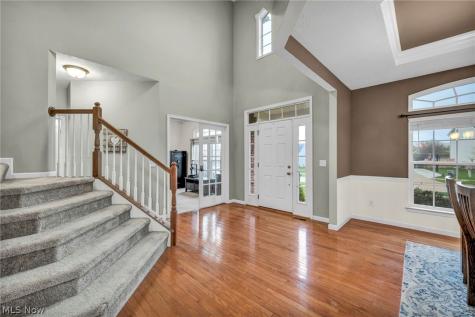 5600 W Longridge Drive Seven Hills OH 44131