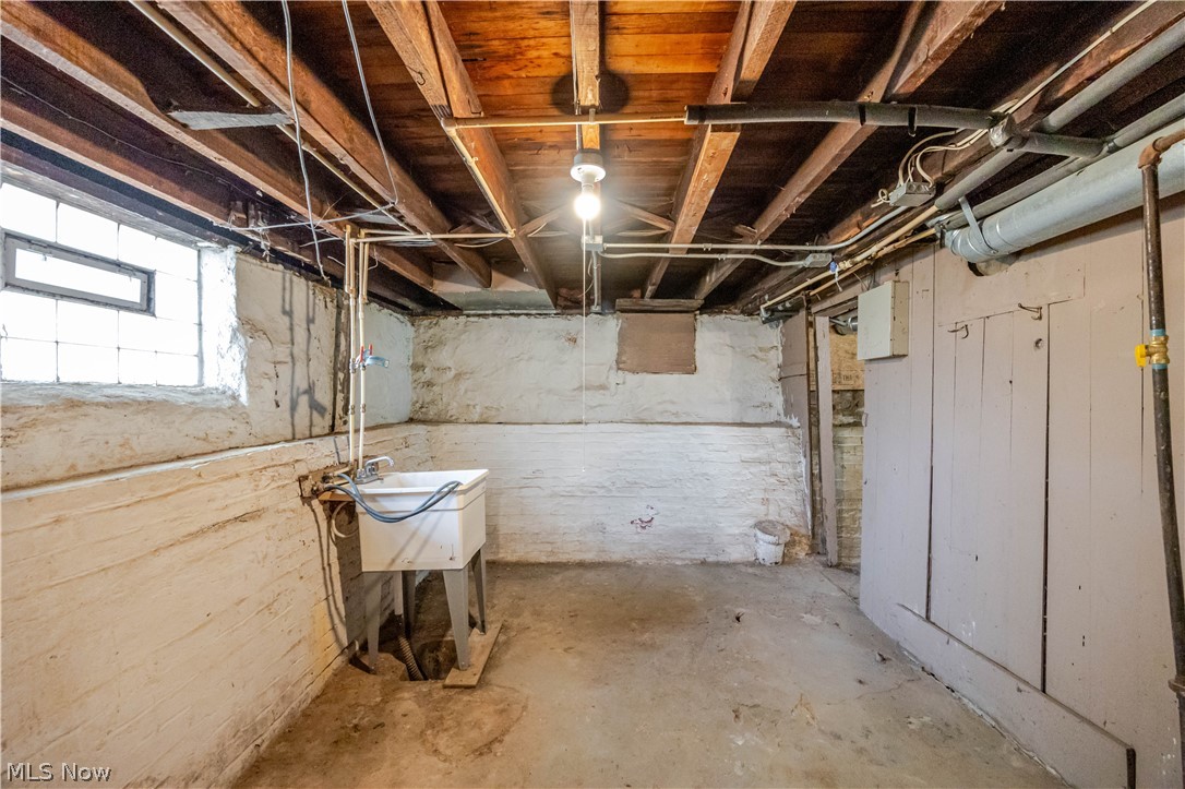 1516 E 86th Street Cleveland OH 44106