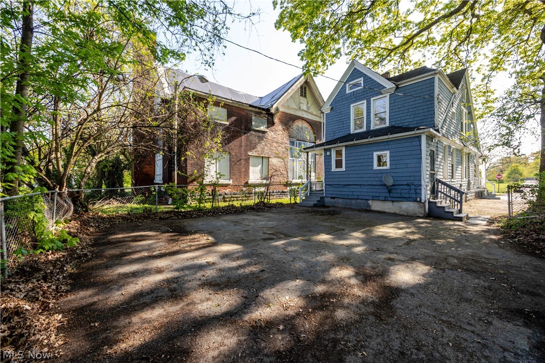 1516 E 86th Street Cleveland OH 44106
