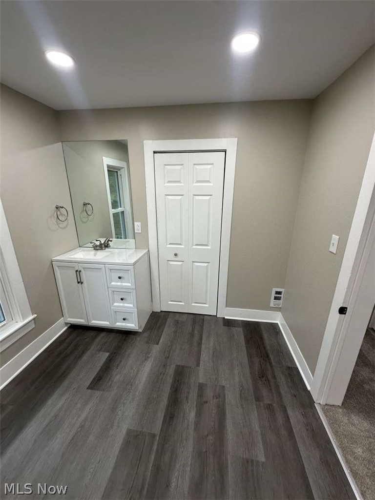 971 New Garden Avenue Salem OH 44460