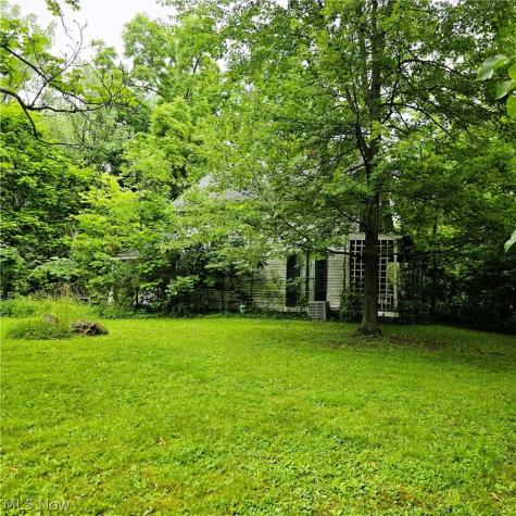 6852 Eastland Road Middleburg Heights OH 44130