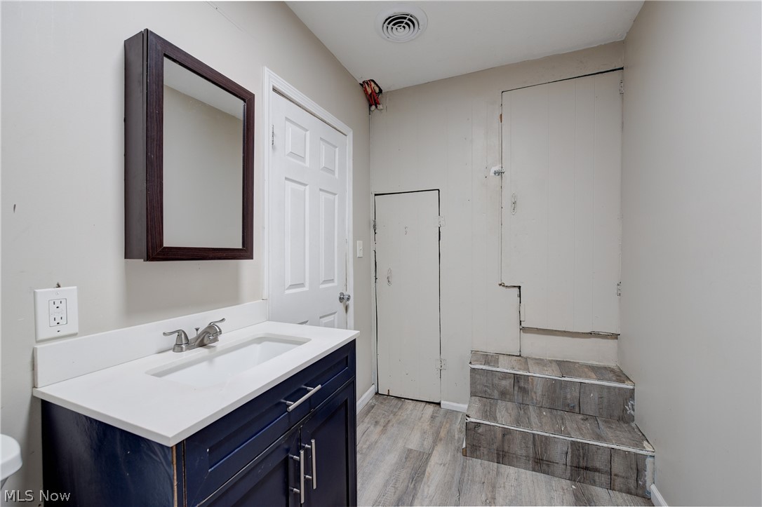 3123 W 68th Street Cleveland OH 44102