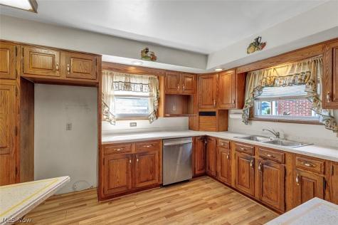 3203 Oakdale Avenue Lorain OH 44055