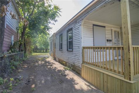 3448 E 149th Street Cleveland OH 44120