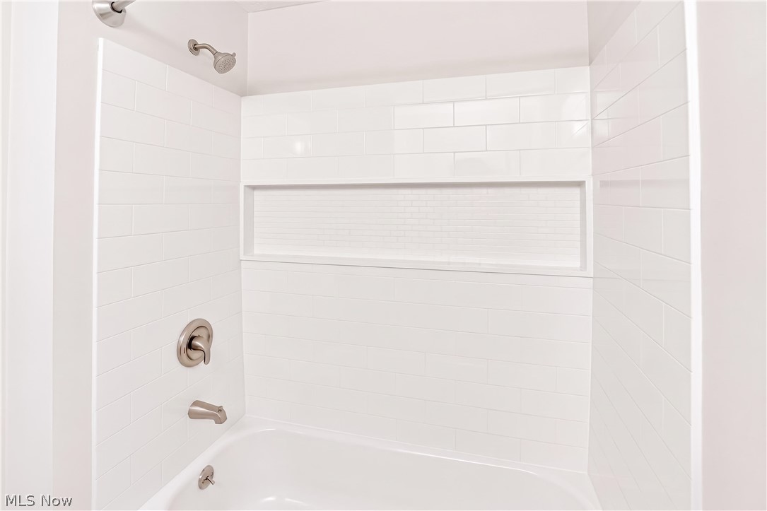 960 Red Oak Circle Medina OH 44256