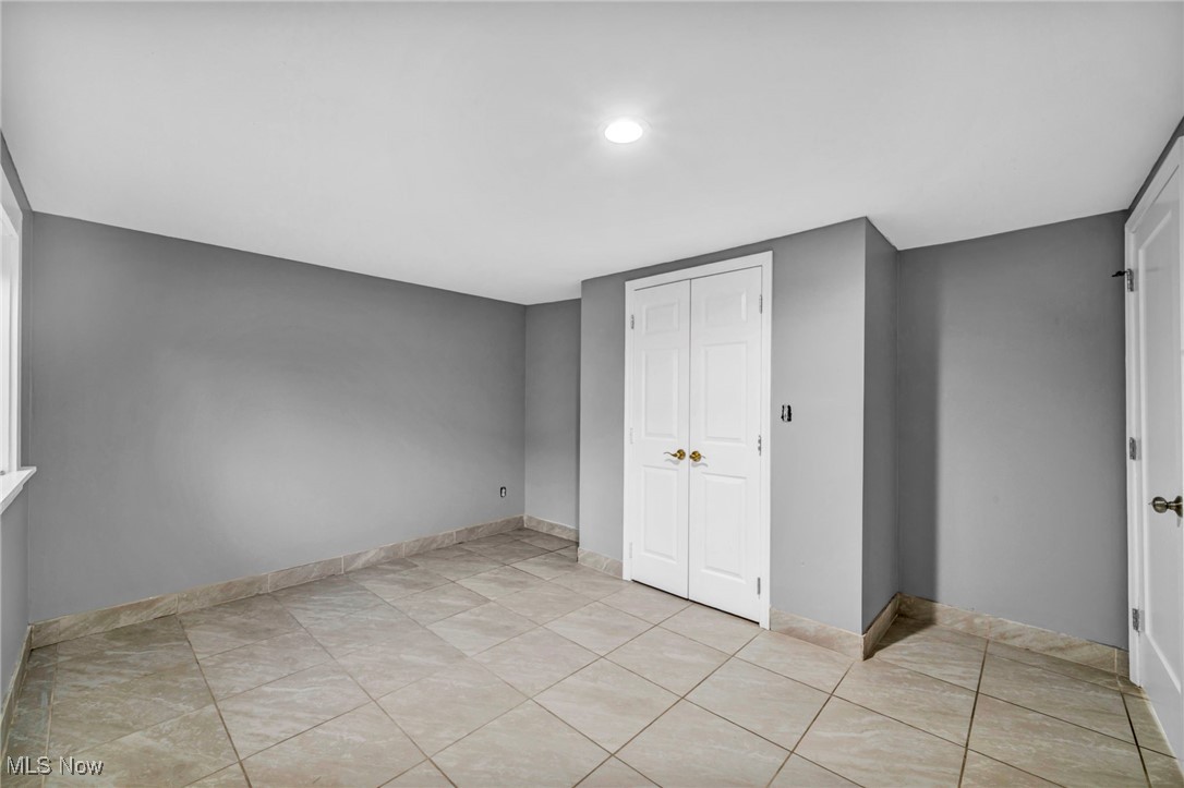 1552 E 254th Street Euclid OH 44117