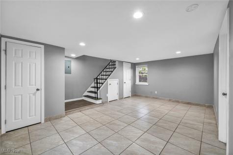 1552 E 254th Street Euclid OH 44117