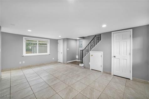 1552 E 254th Street Euclid OH 44117