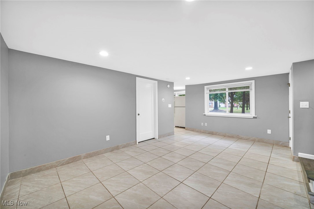 1552 E 254th Street Euclid OH 44117