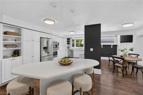 2228 Chatfield Drive Cleveland Heights OH 44106