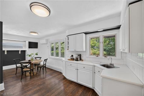 2228 Chatfield Drive Cleveland Heights OH 44106
