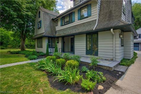 2228 Chatfield Drive Cleveland Heights OH 44106