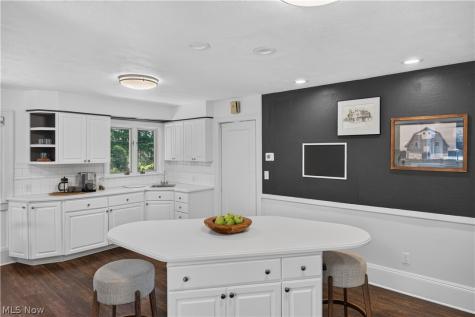 2228 Chatfield Drive Cleveland Heights OH 44106
