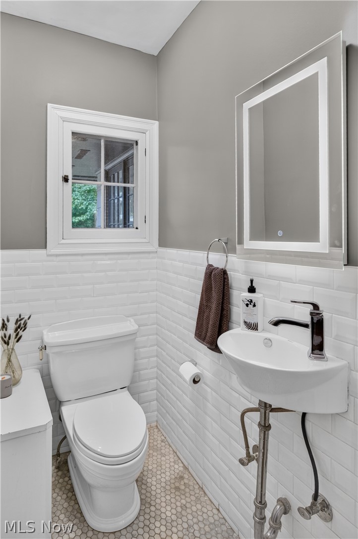 2228 Chatfield Drive Cleveland Heights OH 44106