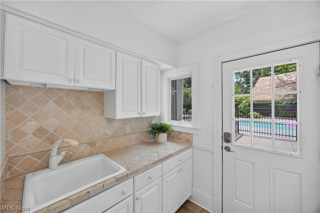 2228 Chatfield Drive Cleveland Heights OH 44106