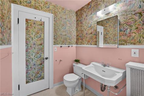 2228 Chatfield Drive Cleveland Heights OH 44106