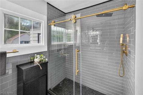 2228 Chatfield Drive Cleveland Heights OH 44106