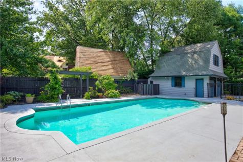 2228 Chatfield Drive Cleveland Heights OH 44106