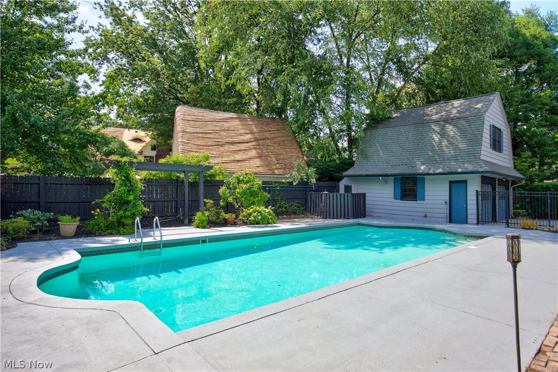 2228 Chatfield Drive Cleveland Heights OH 44106