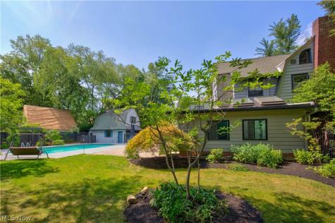 2228 Chatfield Drive Cleveland Heights OH 44106