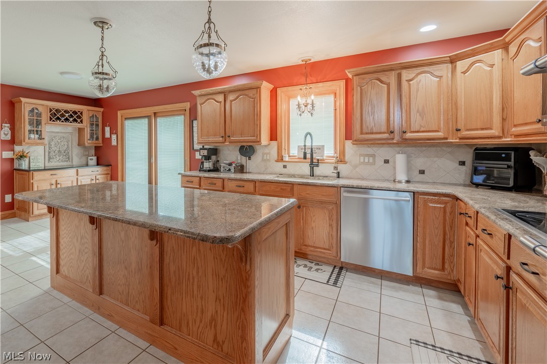 1064 Fairfield School Road Columbiana OH 44408