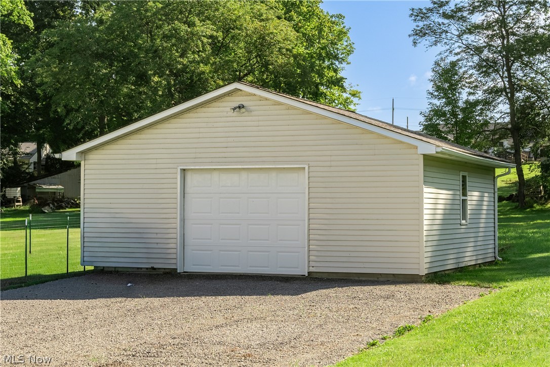1064 Fairfield School Road Columbiana OH 44408