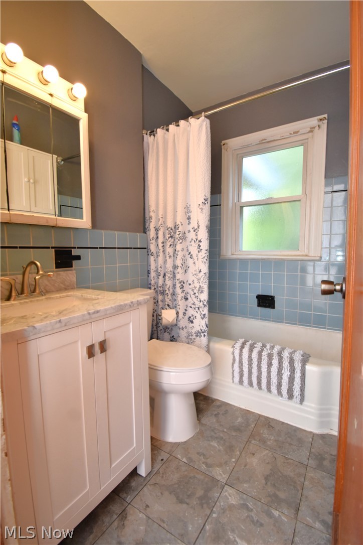 311 Sanderson Avenue Campbell OH 44405