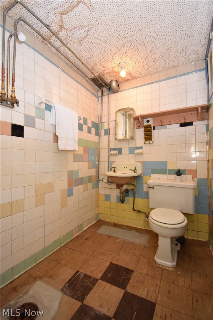 311 Sanderson Avenue Campbell OH 44405