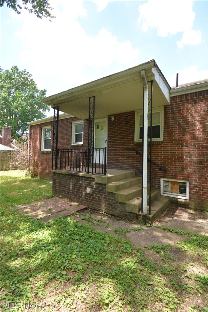 311 Sanderson Avenue Campbell OH 44405