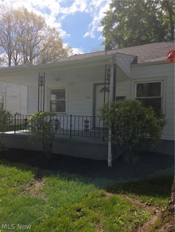 725 Pasadena Avenue Youngstown OH 44502