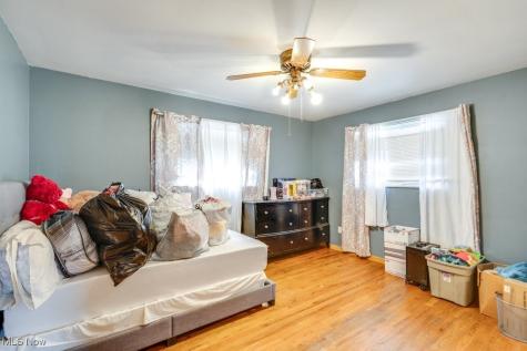 4864 E 94th Street Garfield Heights OH 44125
