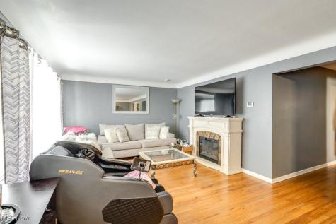 4864 E 94th Street Garfield Heights OH 44125