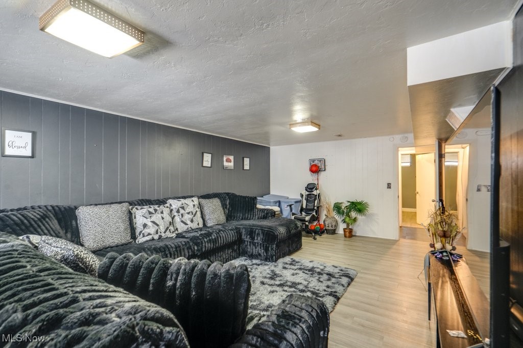 4864 E 94th Street Garfield Heights OH 44125