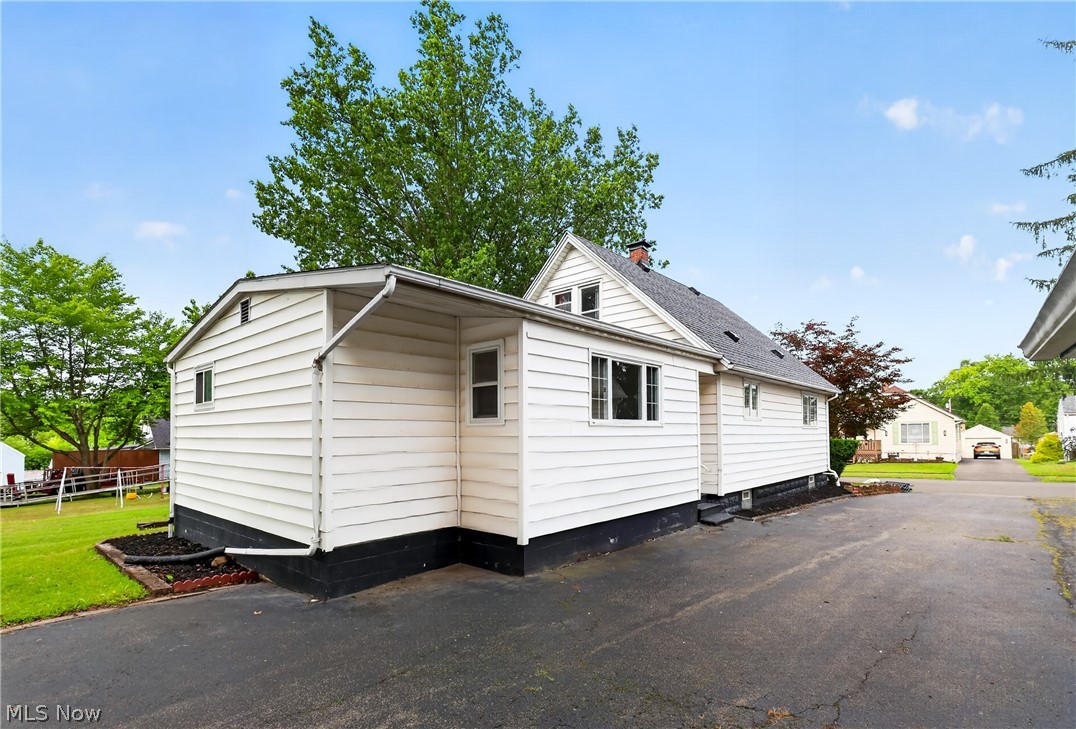 57 Poplar Avenue Niles OH 44446
