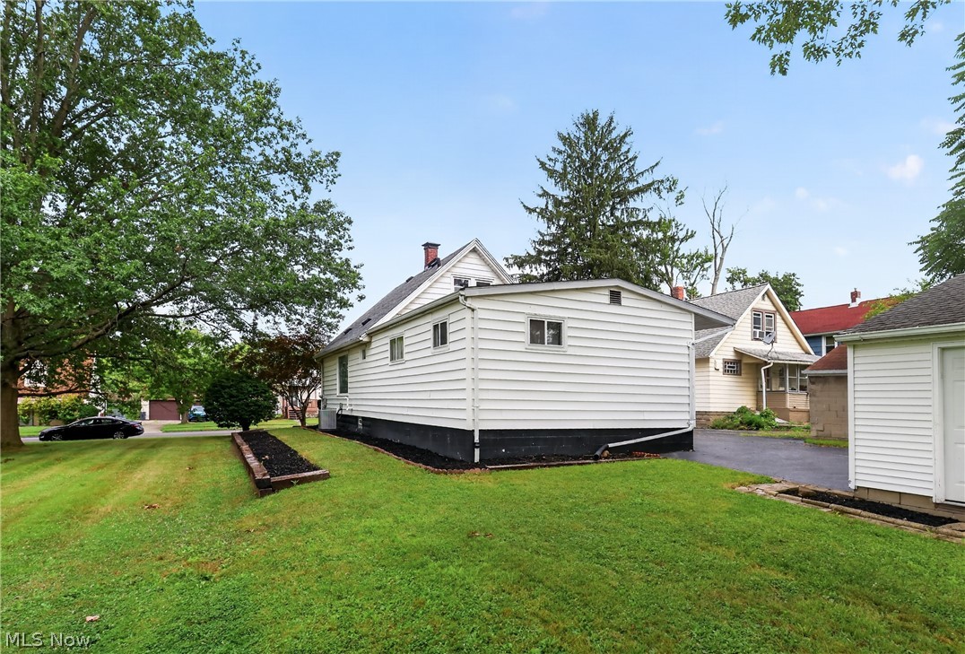 57 Poplar Avenue Niles OH 44446