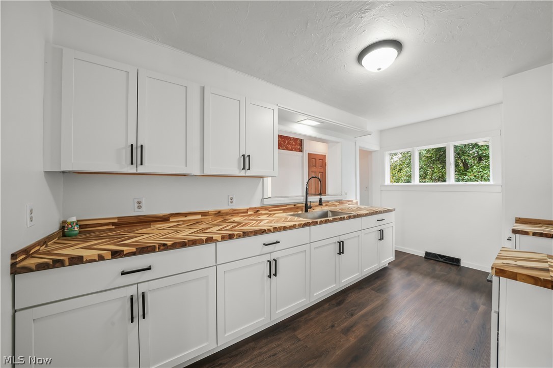 6123 Lucas Avenue Ashtabula OH 44004